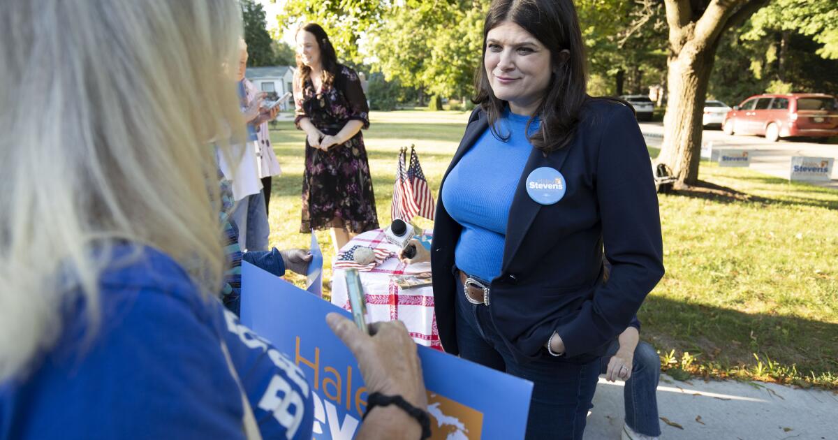 Column: In the voting booth, it's the year of the not-at-all-close call