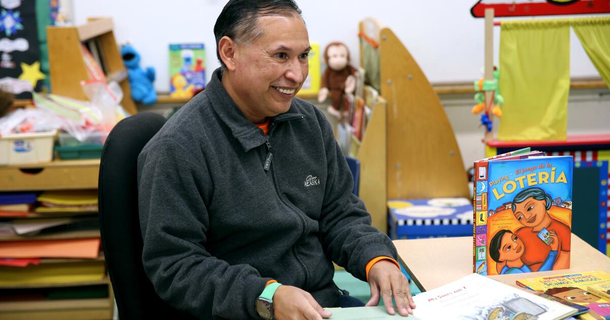 California recruits high schoolers to patch bilingual teacher shortage