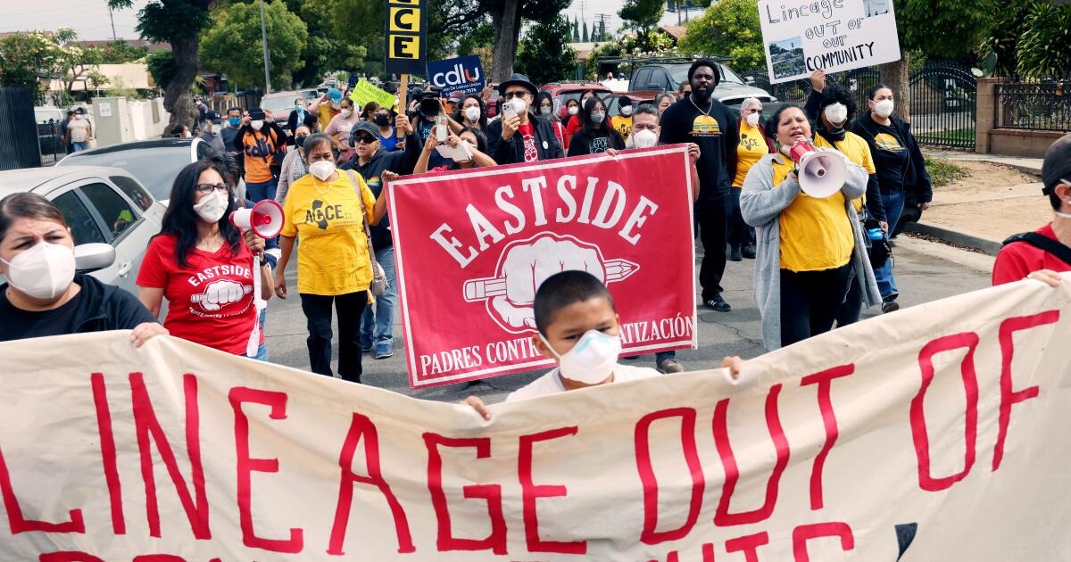 Boyle Heights residents want Lineage warehouse shut down after fire