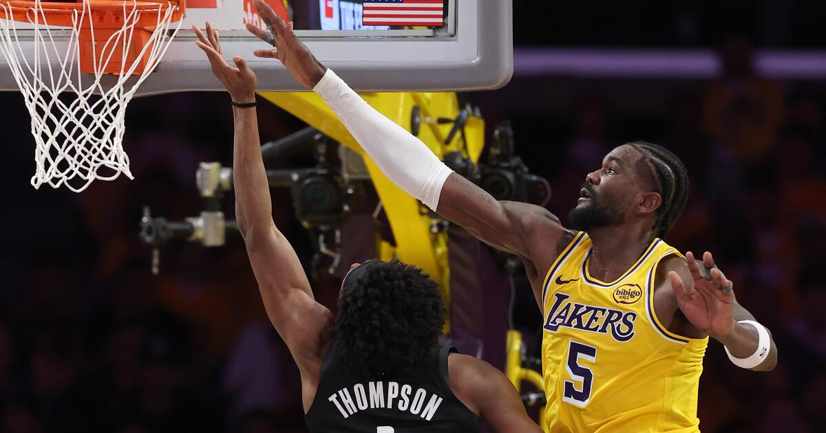 Lakers trading Deandre Ayton to Wizards for Jaden Hardy, draft picks
