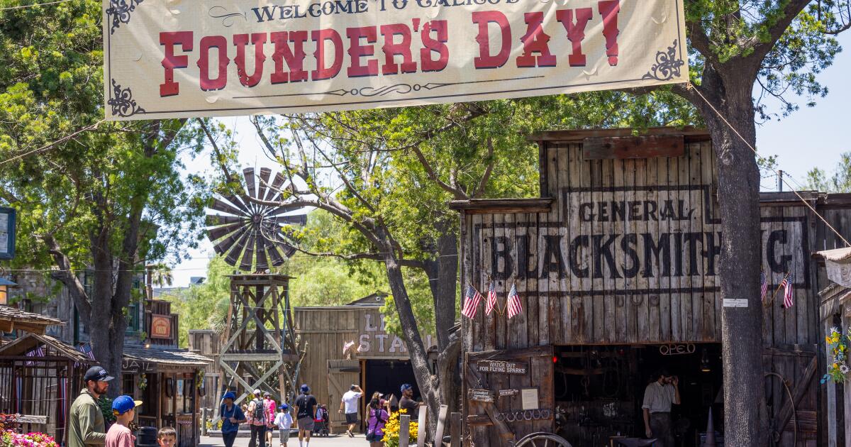 Behind the scenes at Knott's Berry Farm's 'Ghost Town Alive!'