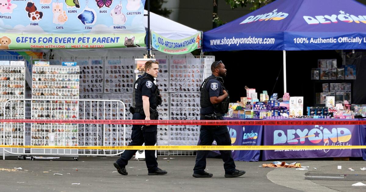 Multiple people shot after gunfire breaks out near Seattle's Space Needle