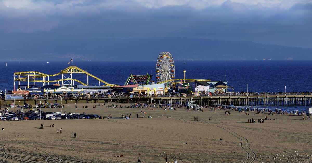 Man fatally shot at Santa Monica pier early Monday, police say