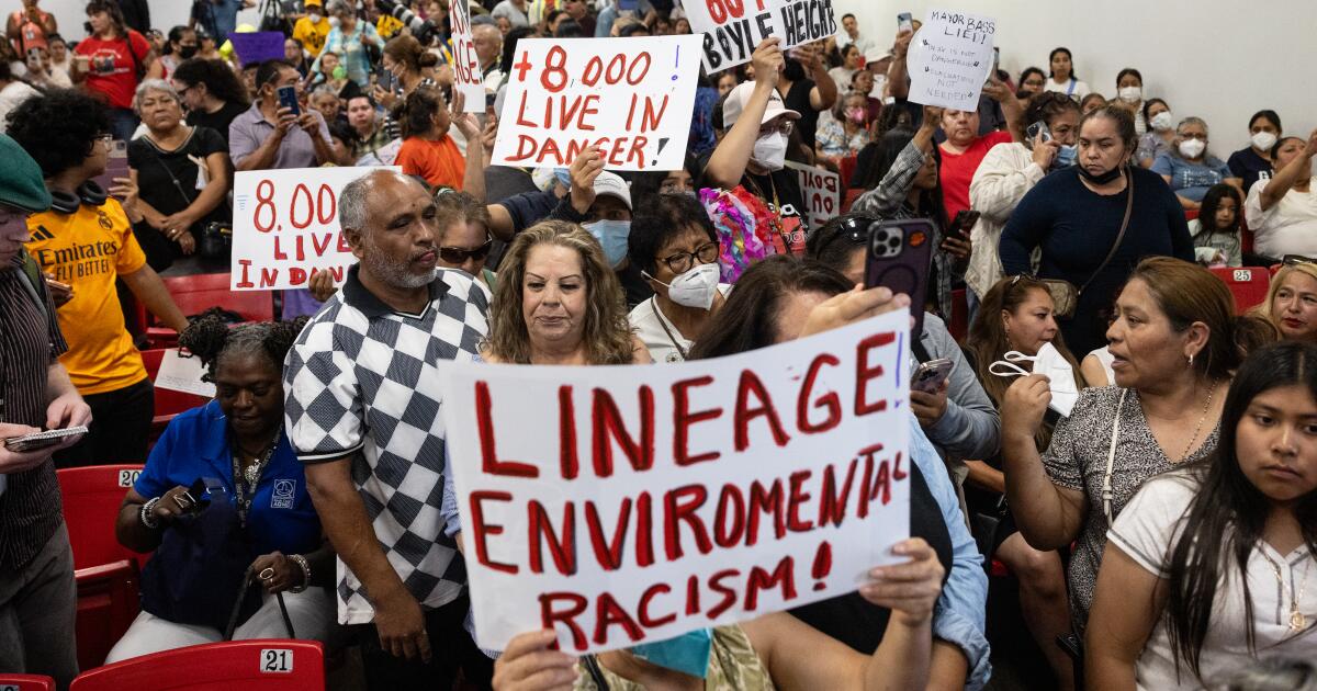 Lineage files permit to rebuild Boyle Heights warehouse. 'A slap in the face,' mayor says