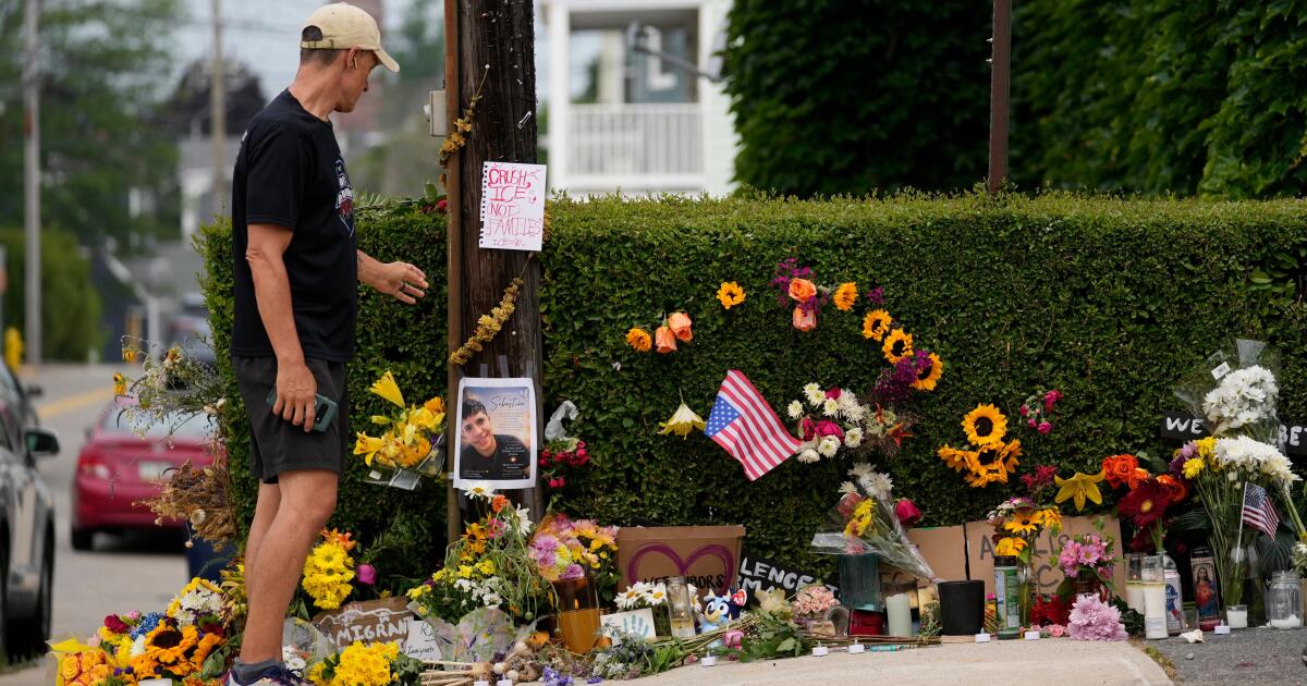ICE will suspend most vehicle stops in the wake of two deadly shootings