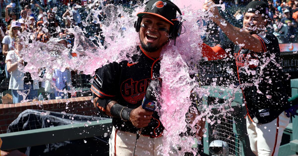 Angels fall behind by nine runs in blowout to Giants