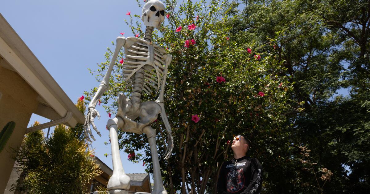 Giant skeletons are staying up long past Halloween in Los Angeles