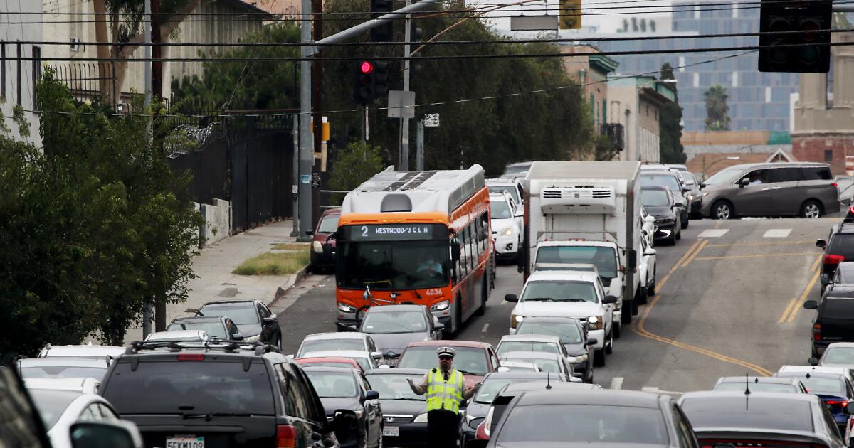 L.A. says bike lanes on Pico would boost safety. Merchants fear fallout