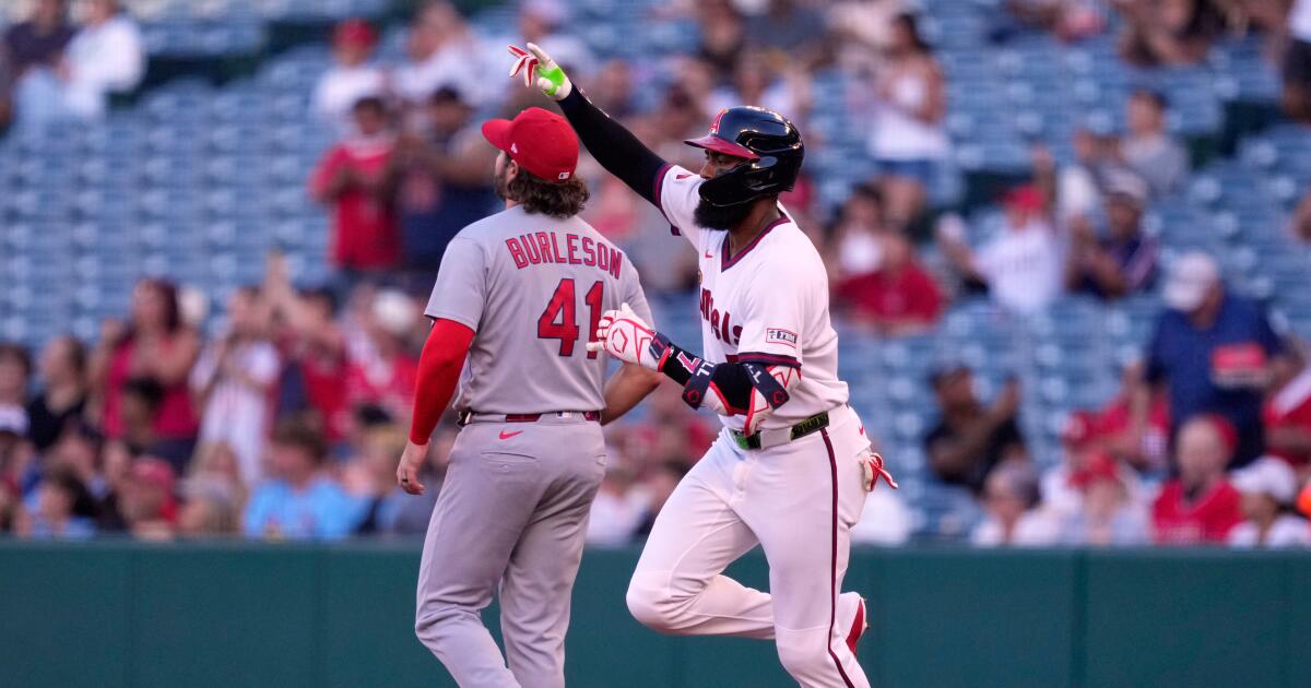 Angels rolls to win over Cardinals, extend their win streak
