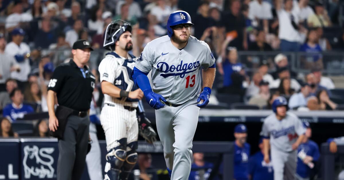 Max Muncy and Roki Sasaki power Dodgers to win over Yankees