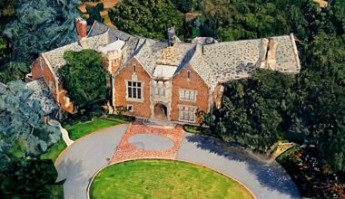 Wayne Manor from TV's 'Batman' lists for $32 million in Pasadena