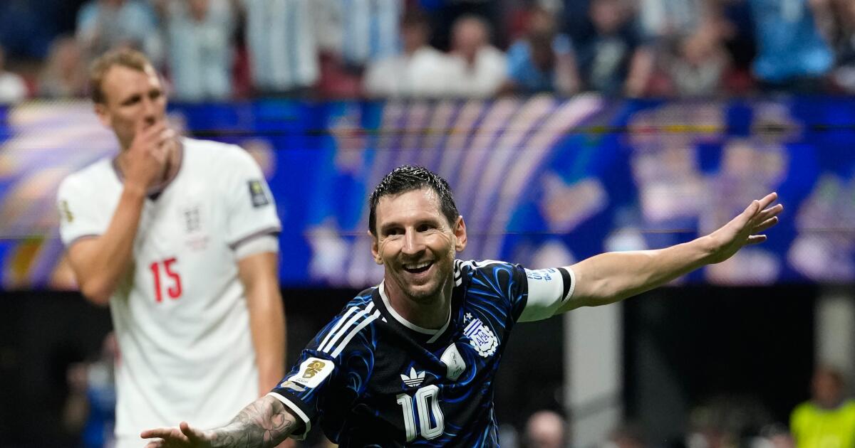 Lionel Messi, Argentina score World Cup semifinal win over England