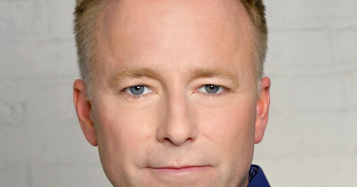 Seth Doane and Jim Axelrod among contenders for '60 Minutes' roles