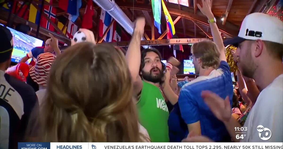 USA fans pack San Diego bar to cheer on USMNT's dominant World Cup knockout win
