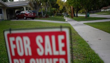San Diego home prices hold above $1 million as sales rise