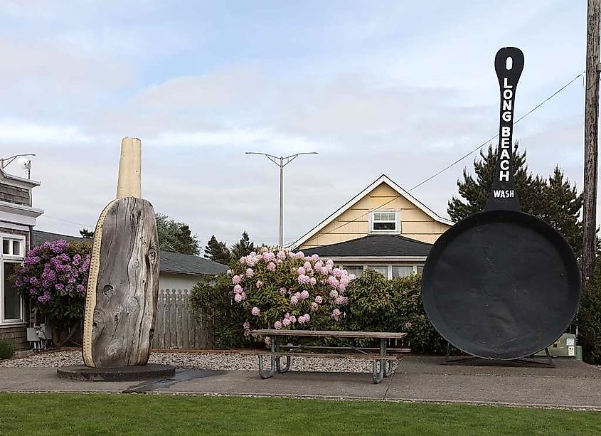 World's Largest Frying Pan sculpture in Long Beach.