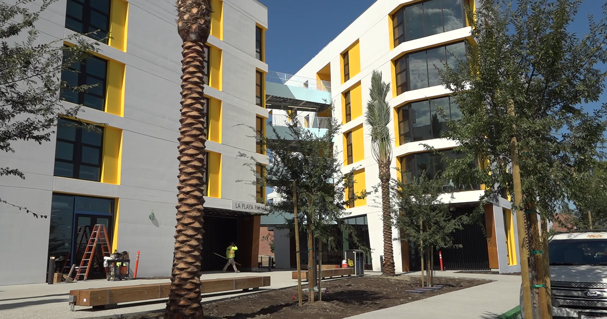 Long Beach State's new La Playa dorm remains unfinished as students come to campus