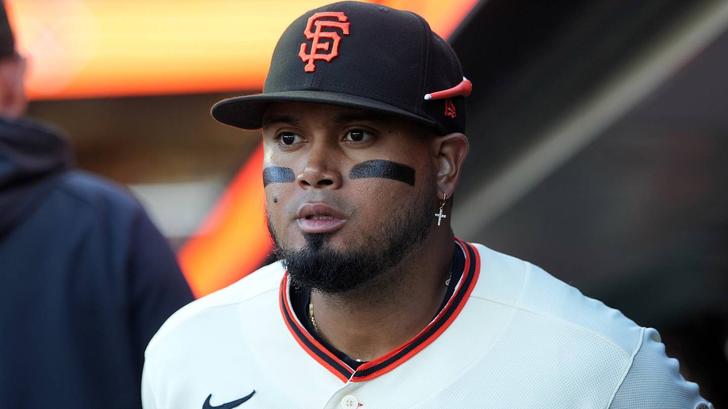 Phillies Shockingly Acquire Luis Arraez in Trade From SF Giants