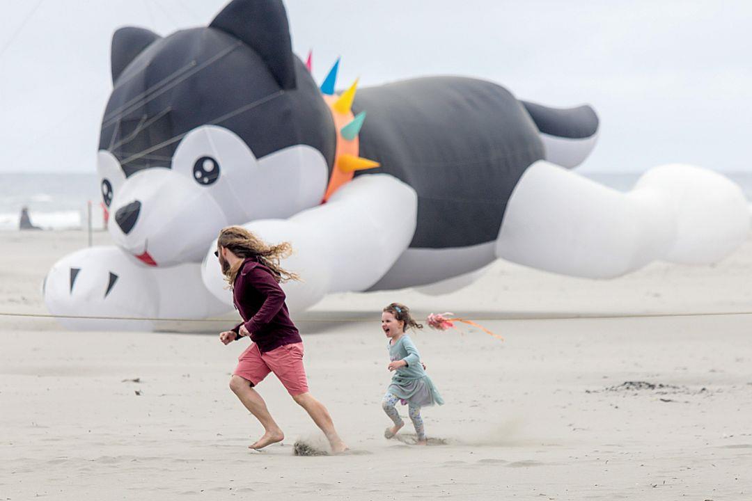 Kite fest soars above Long Beach: Enthusiasts overcome iffy weather at well-attended event