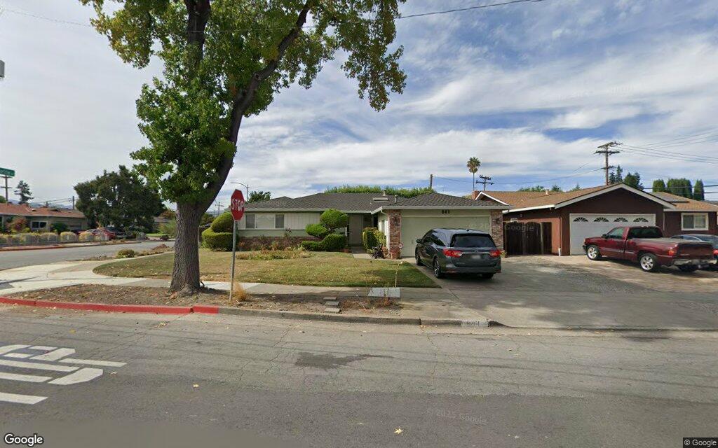 Brentwood Dr. 841 - Google Street View