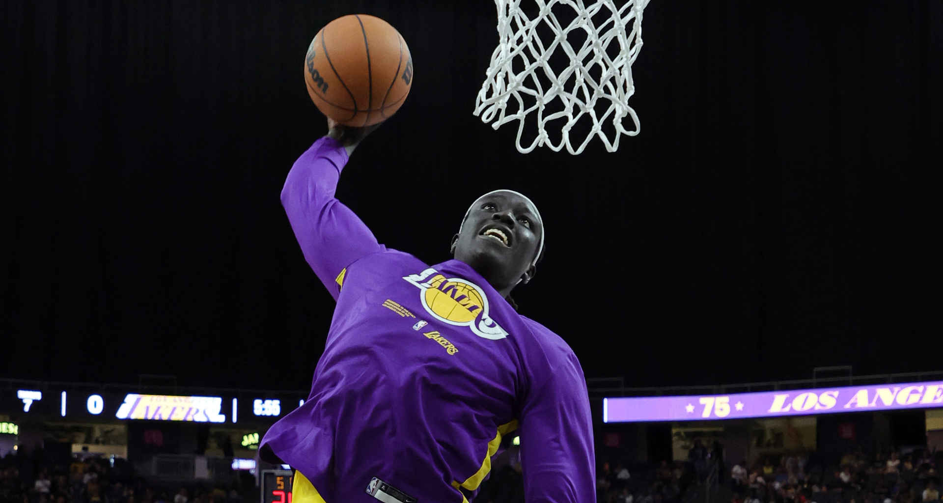 Wenyen Gabriel, Los Angeles Lakers