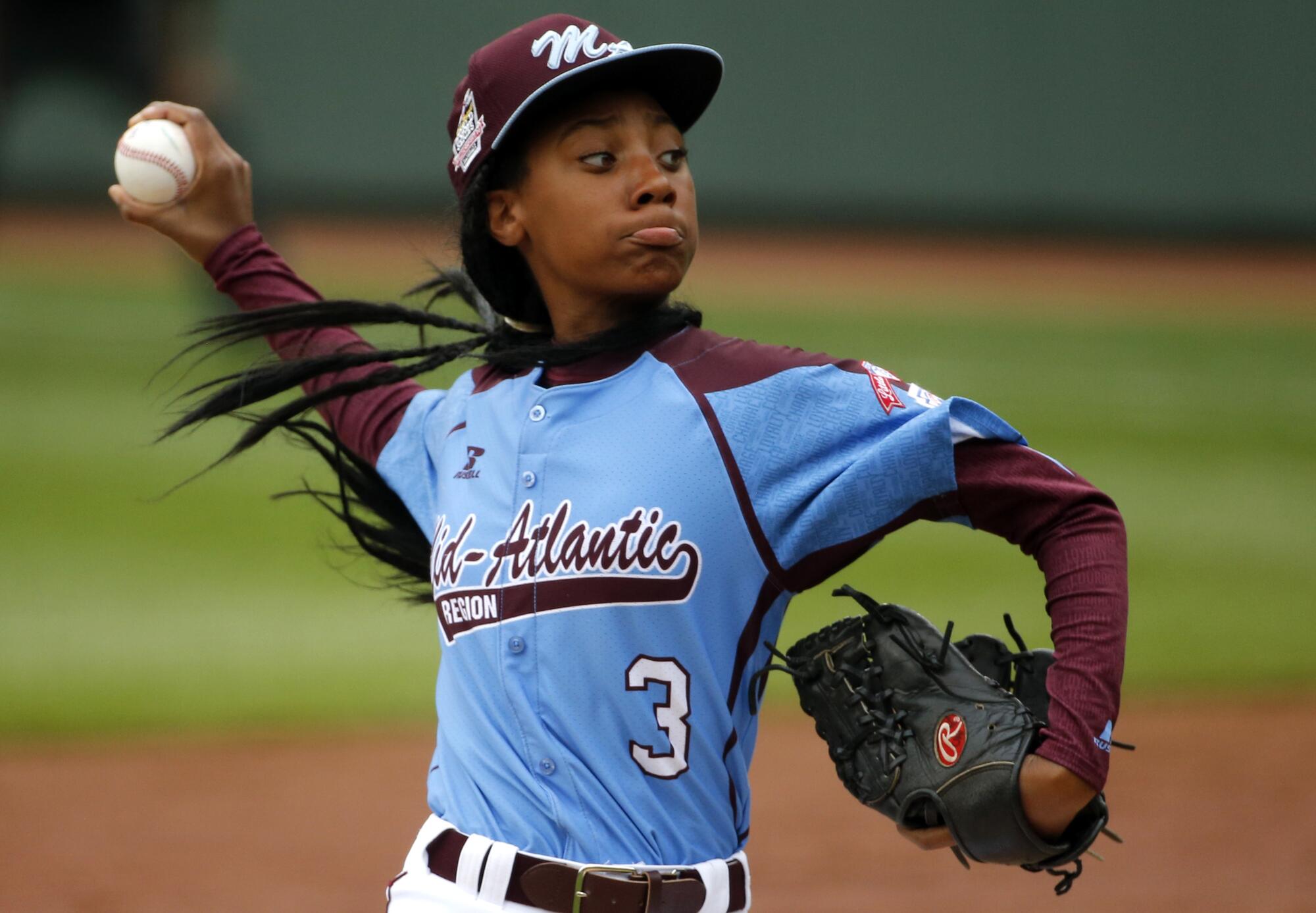 Philadelphia's Mo'ne Davis pitches against Nashville at the Little League World Series on Aug. 15, 2014.