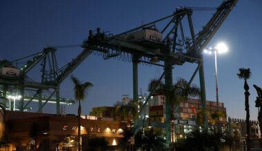 West Coast Port Imports Split 23 Points as SoCal Surged and Pacific Northwest Shrank