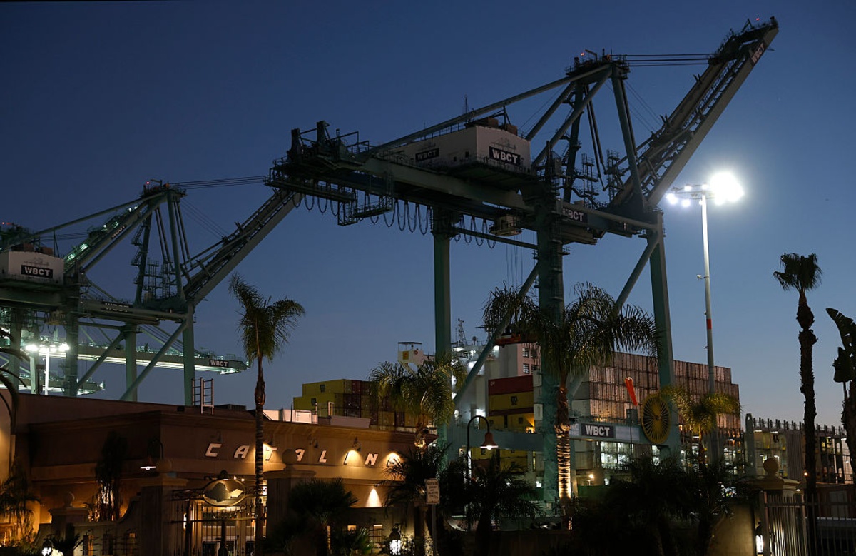West Coast Port Imports Split 23 Points as SoCal Surged and Pacific Northwest Shrank