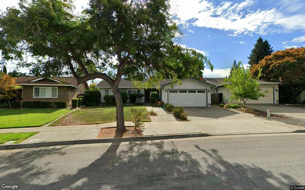 Forest Ridge Dr. 884 - Google Street View