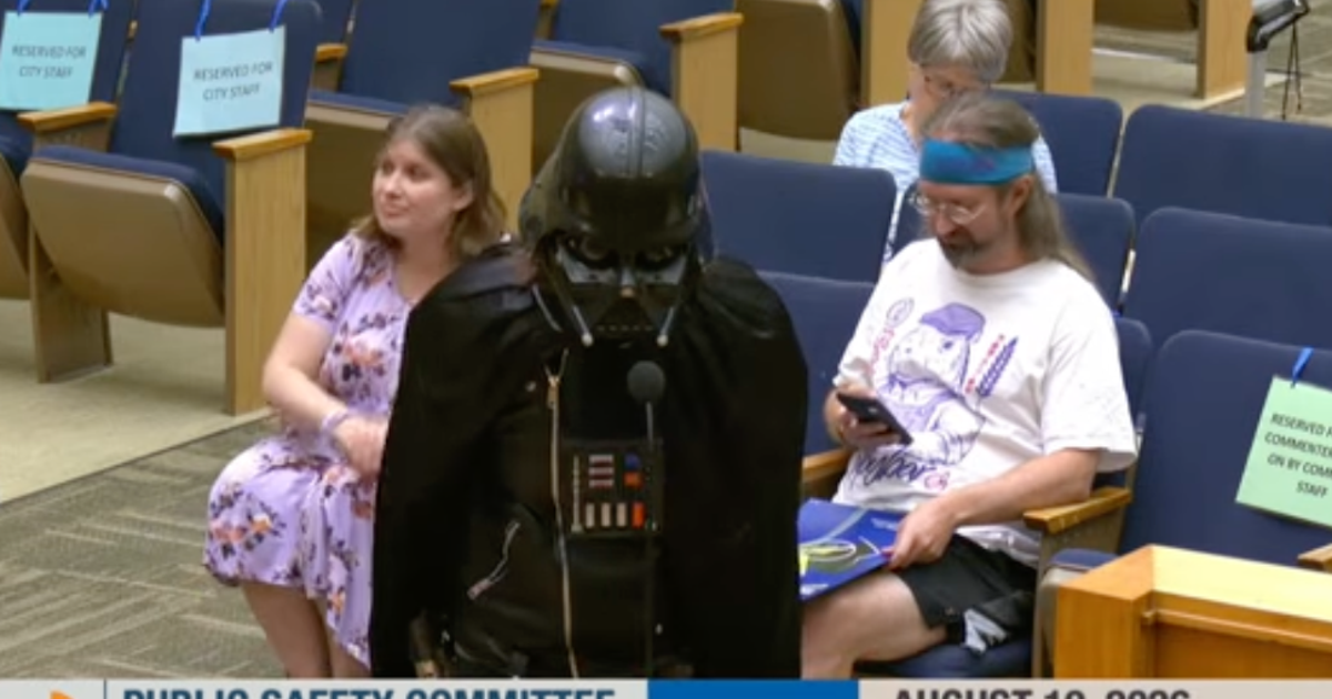 Watch: Man dressed as Darth Vader speaks on Flock cameras at San Diego council meeting