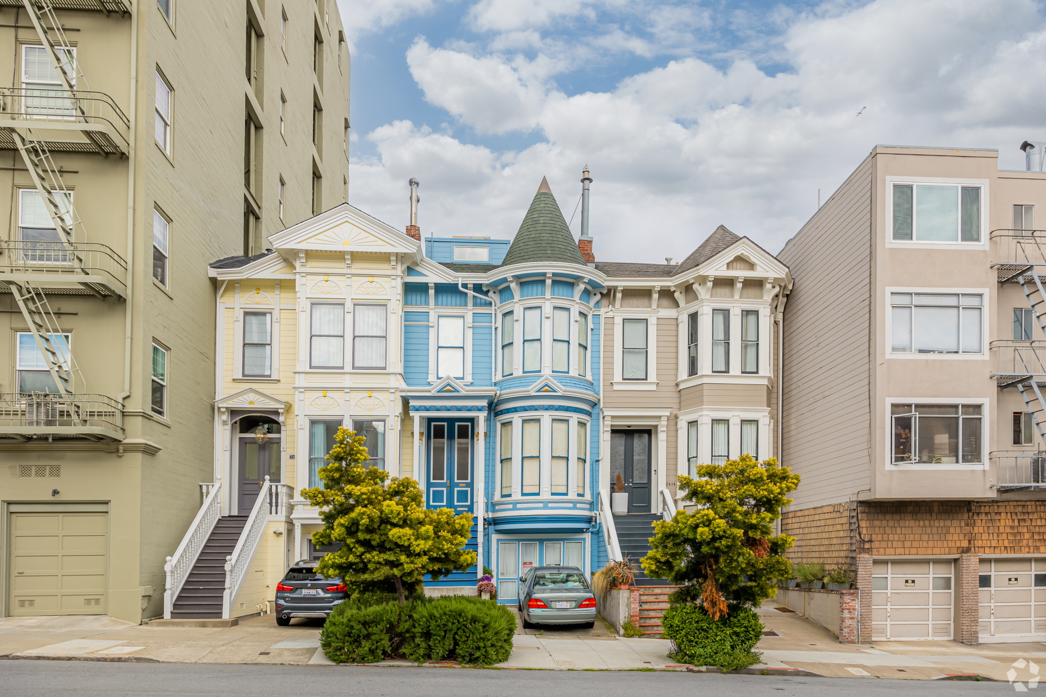 San Francisco surged ahead of New York this summer to regain its title as the most expensive rental market in the nation. (CoStar)