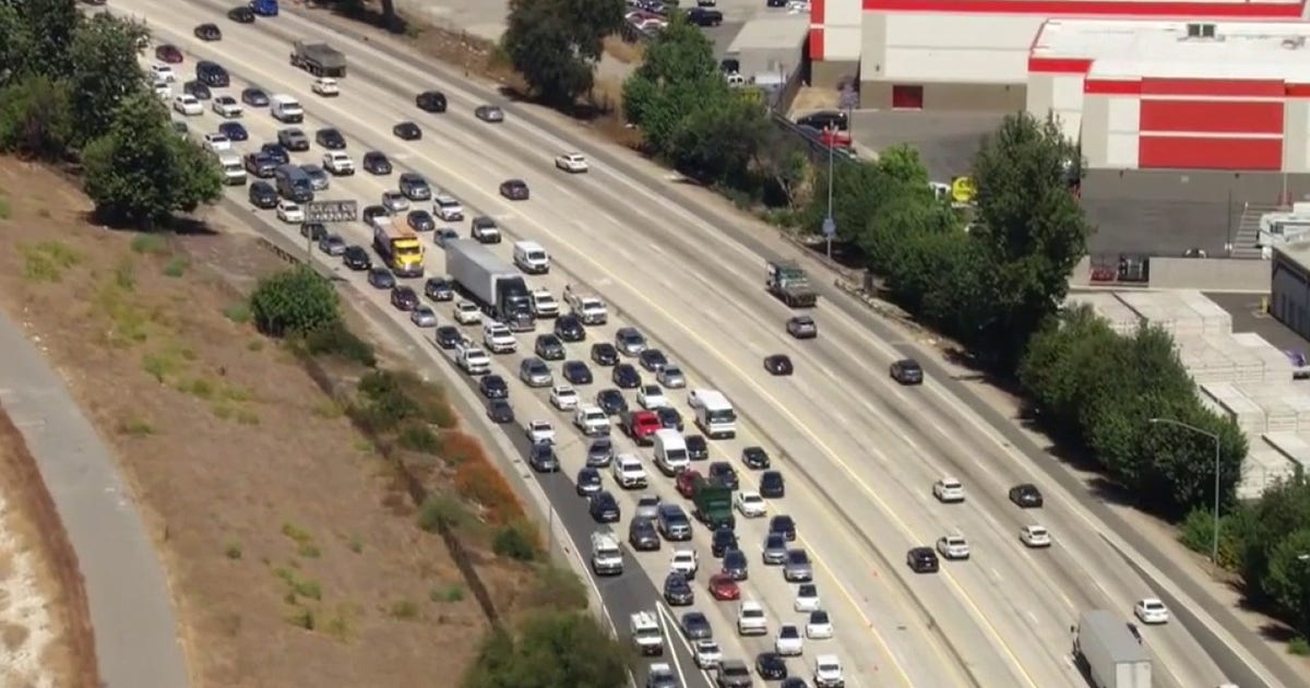 405 Freeway crash: Motorcyclist killed in Sherman Oaks