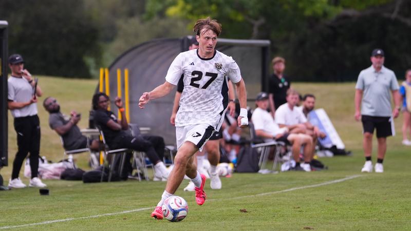 Men's Soccer Hosts UIC in Home Opener