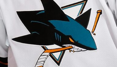San Jose Sharks sign ex-University of Minnesota goalie Nathan Airey as EBUG