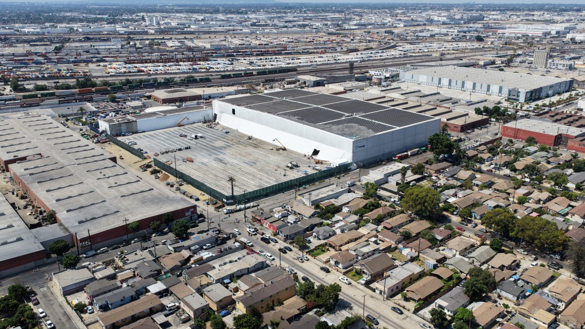 Boyle Heights warehouse bulk food waste removal complete, AQMD says – NBC Los Angeles