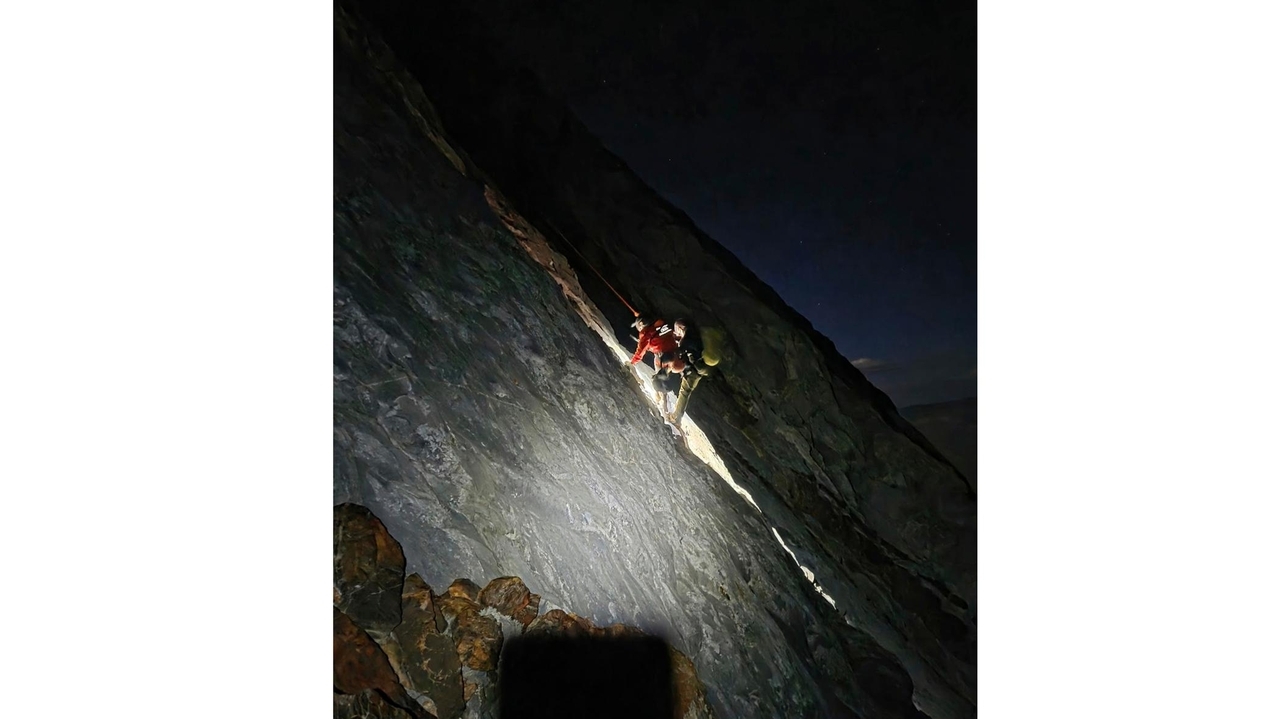 Volunteers rescue climber stranded on small ledge in California's Sierra Nevada