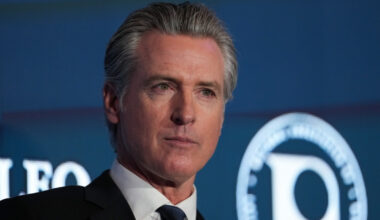 With 2027 minimum wage increase, Newsom says CA puts 'working families first'