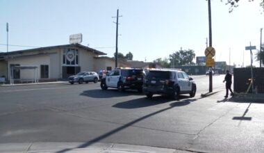 1 hospitalized after stabbing in central Fresno, police say