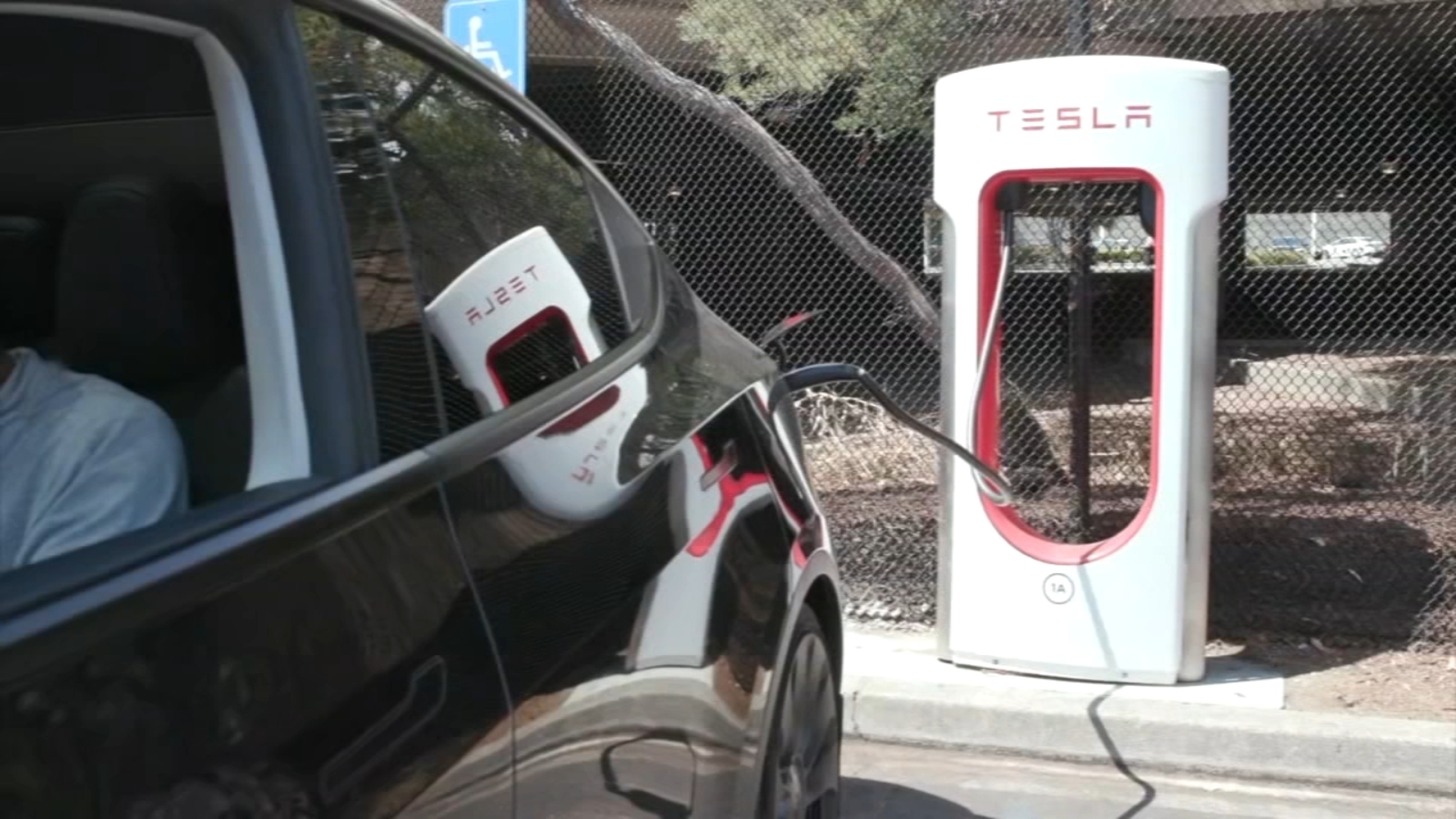 California offers new tax credit worth up to $3,500 for drivers who switch to electric vehicles