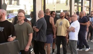 Hundreds of bald people gather for community 'Bald Meetup' in Glendale