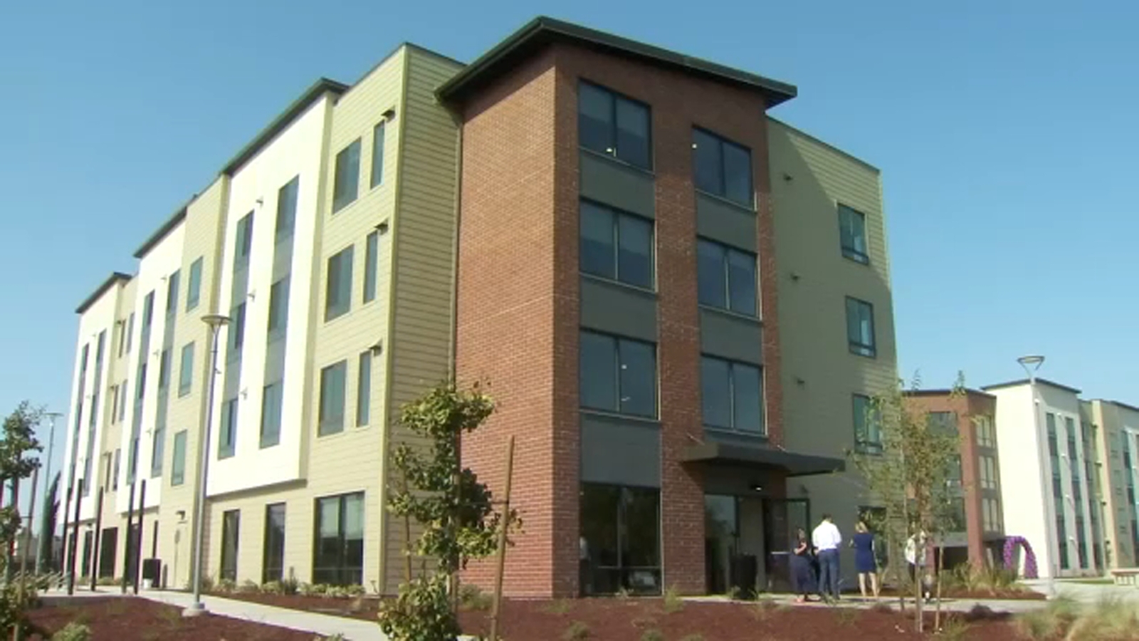 Dorm move-in day at Fresno State, including new housing project