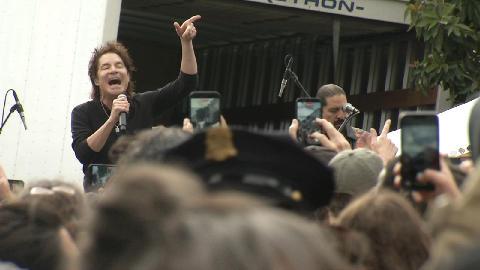 Train returns to roots, celebrates new album with San Francisco Haight-Ashbury block party in front of Mad Dog in the Fog