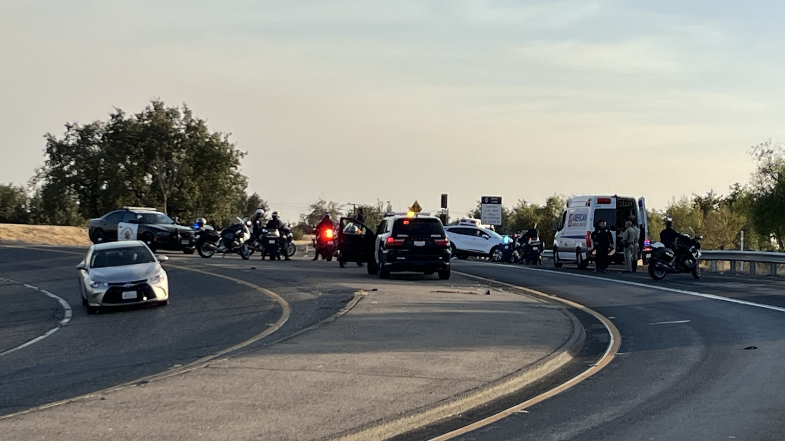 Woman arrested, children injured in alleged central Fresno DUI crash, police say