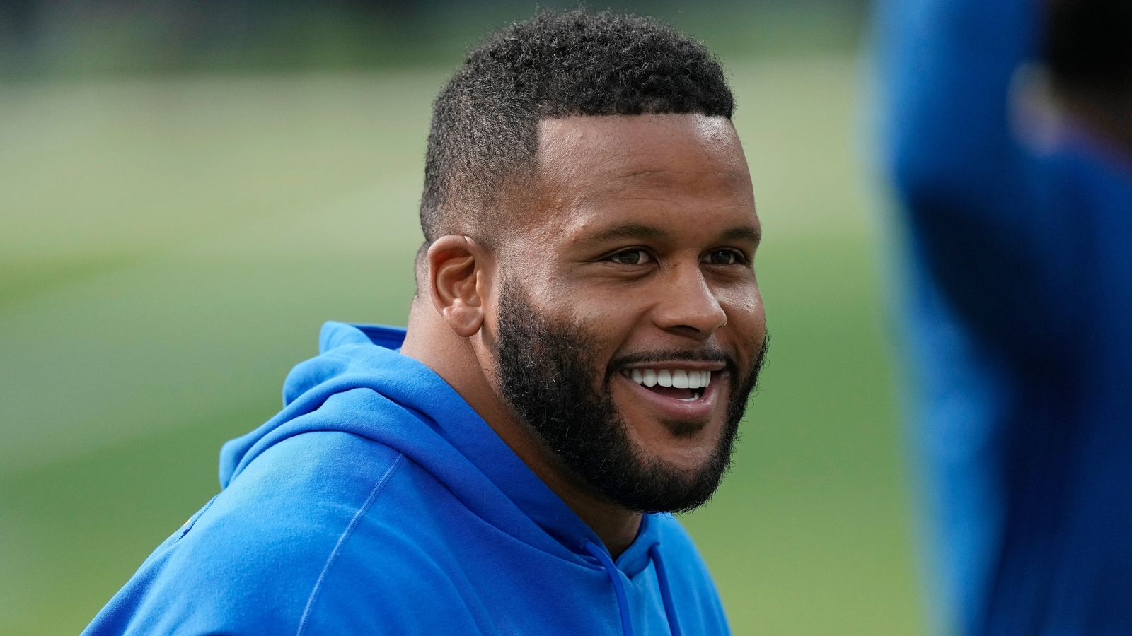Aaron Donald ends his 2 1/2-year retirement and returns to the Los Angeles Rams