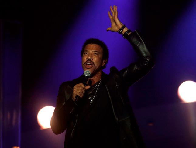Lionel Richie checks into hospital intensive care unit after concert