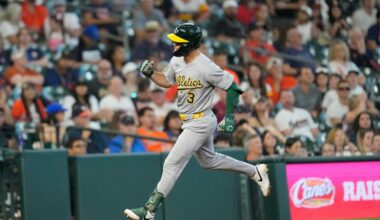 Muncy's solo homer caps off A's rally as Oakland beats Houston 7-6
