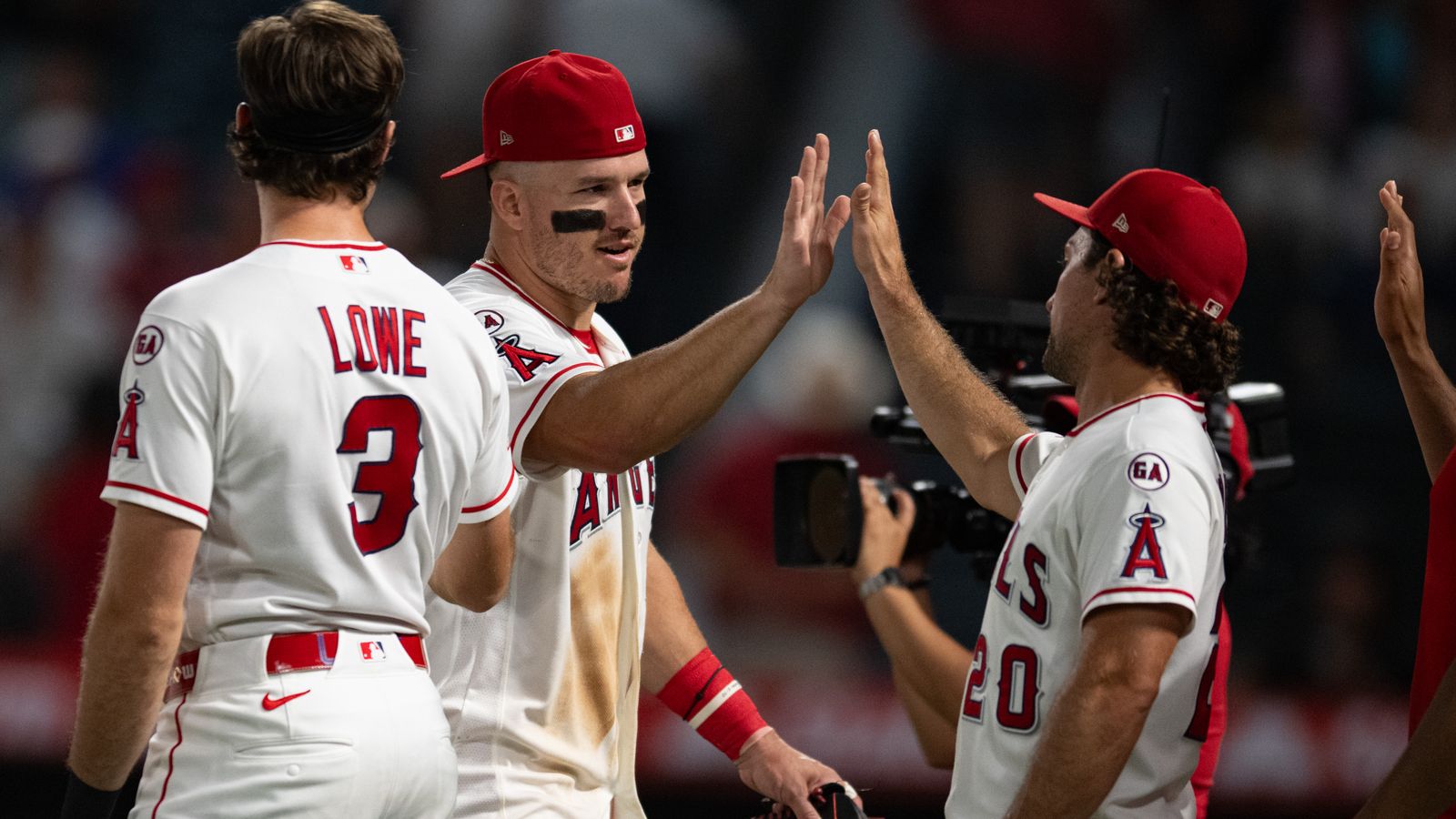 TST Images: Los Angeles Angels defeat Texas Rangers, 3-2, at Angel Stadium