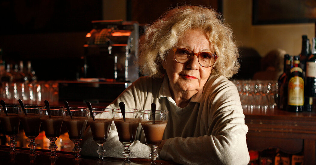 Jeannette Etheredge, Who Hosted San Francisco at Tosca Cafe, Dies at 85