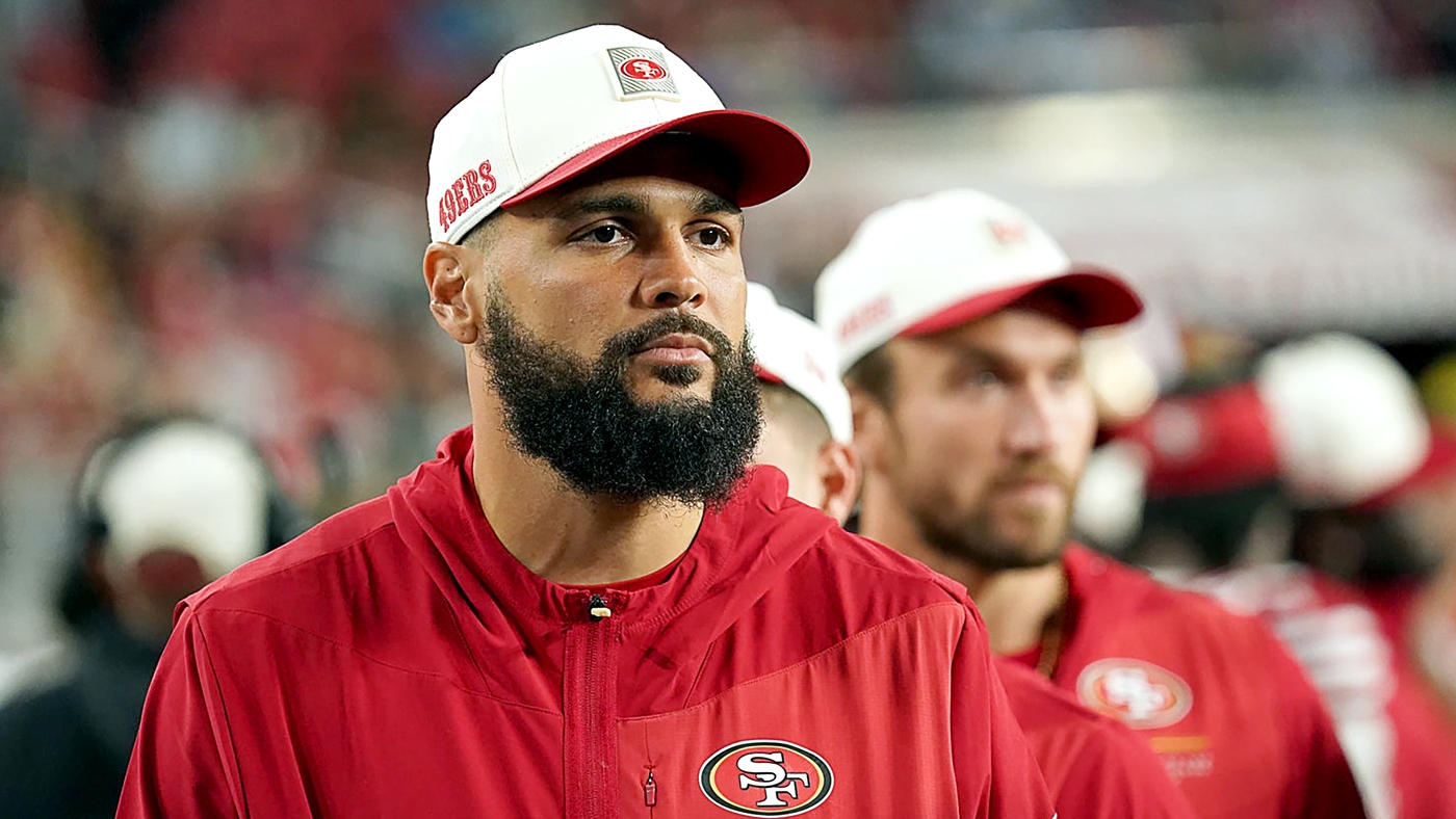 49ers' Mike Evans signing draws warning: "Decent chance this blows up in the team's face"