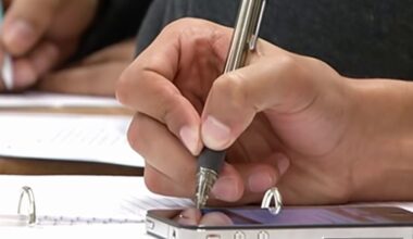 New policy banning cell phone usage to go into effect at Oakland Unified – NBC Bay Area